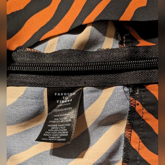 Gabi Fresh Fashion To Figure, Zebra Print, Volume Sleeve, Wrap Blouse, Size 4X - Picture 2 of 7